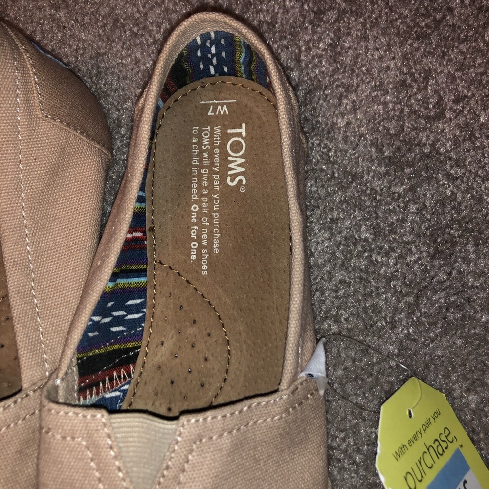 Shoes - Picture 2 of 3